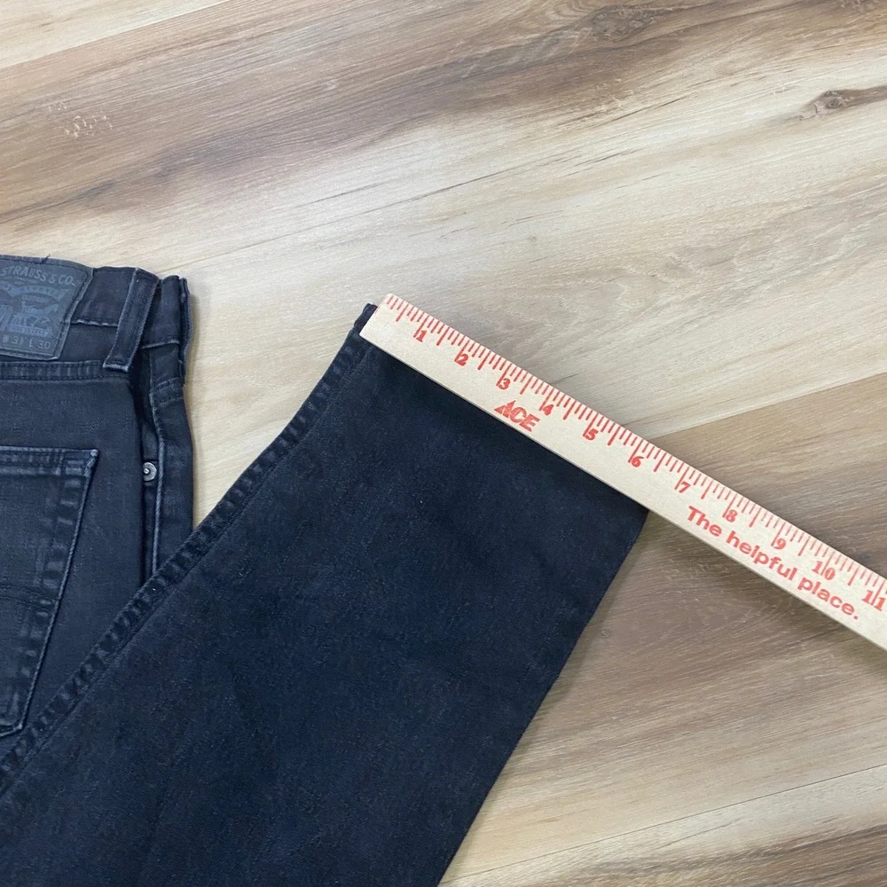 Levis tapered leg